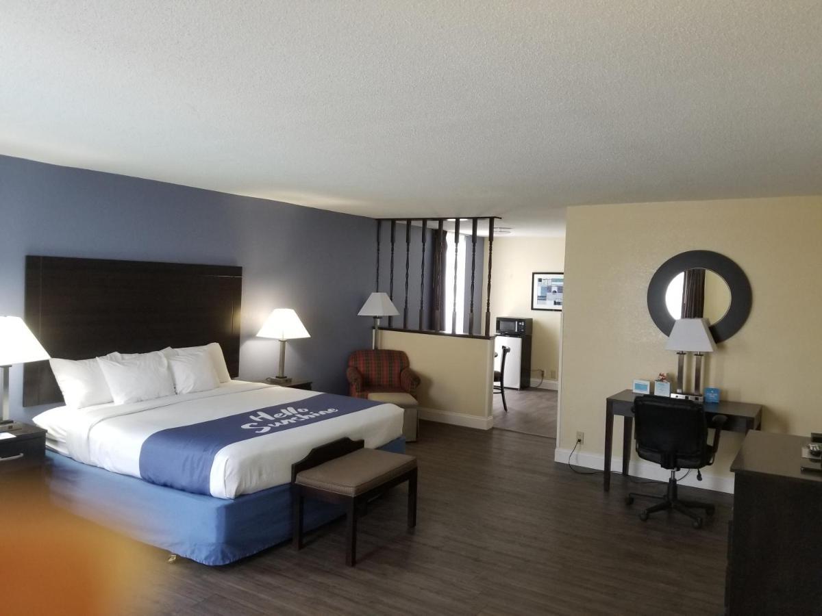 Days Inn By Wyndham Easley West Of Greenville/Clemson Area Eksteriør billede