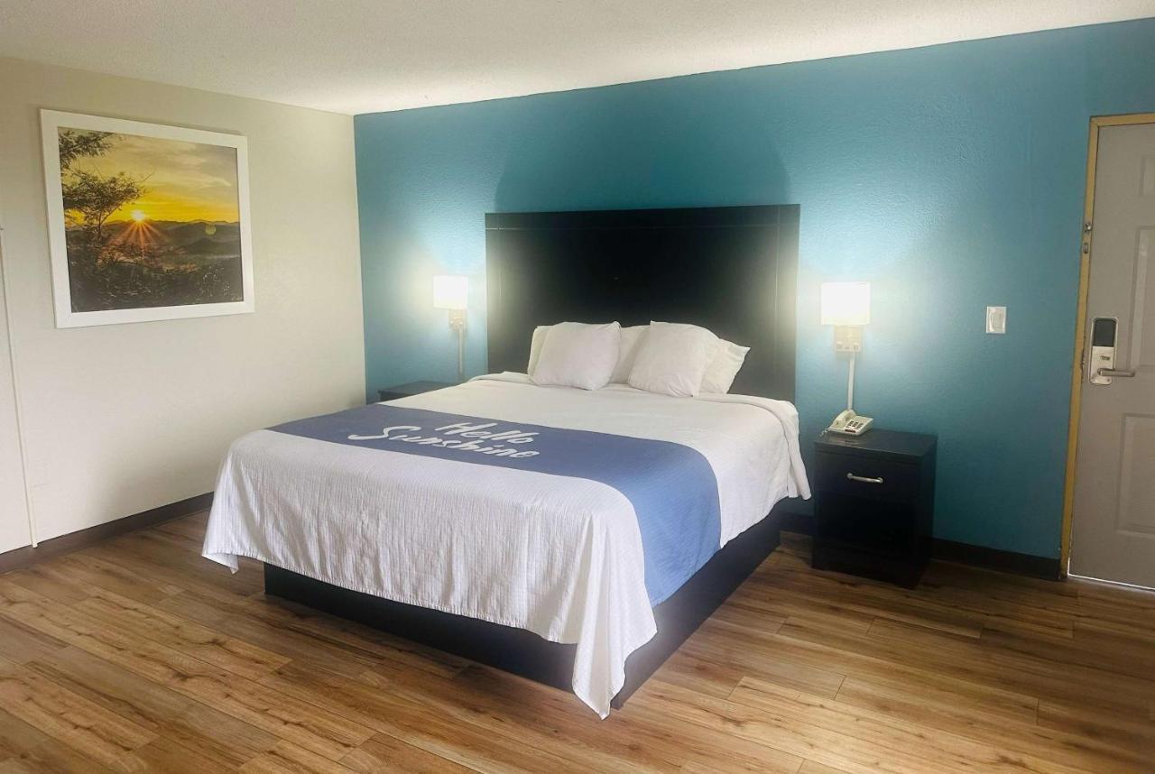Days Inn By Wyndham Easley West Of Greenville/Clemson Area Eksteriør billede