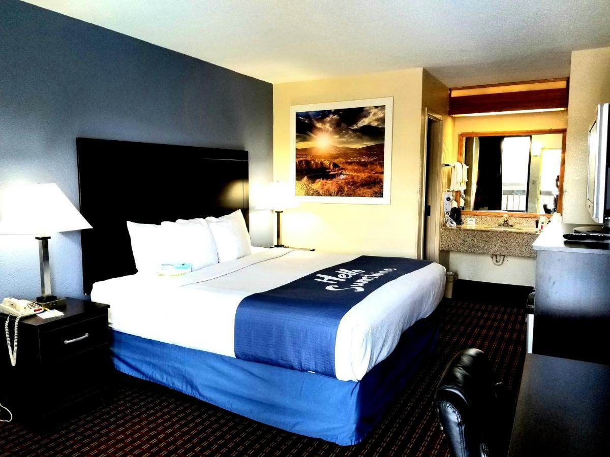 Days Inn By Wyndham Easley West Of Greenville/Clemson Area Eksteriør billede