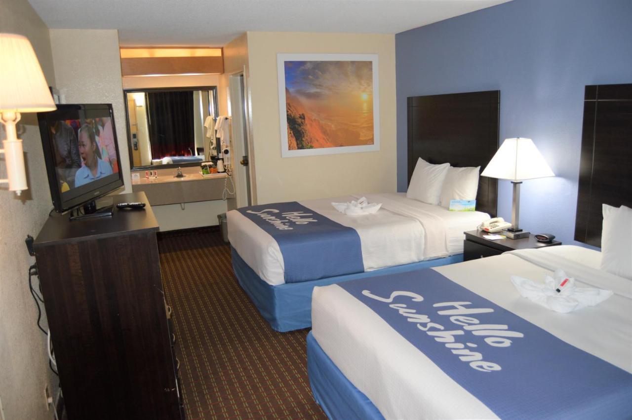 Days Inn By Wyndham Easley West Of Greenville/Clemson Area Eksteriør billede